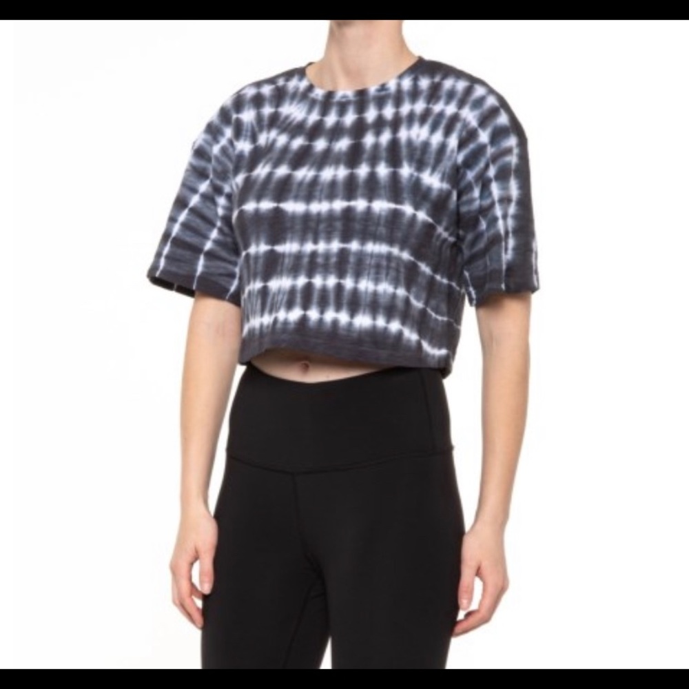 Kyodan Black and White Crop Top with Stylish tye dye Design. Size Large, NWT